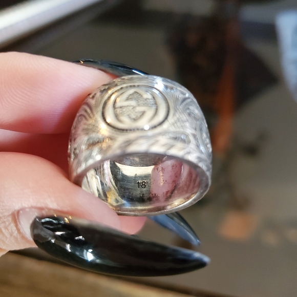 Gucci Garden Sterling Silver and Green Resin Feline Head Motifs Ring - Picture 9 of 11